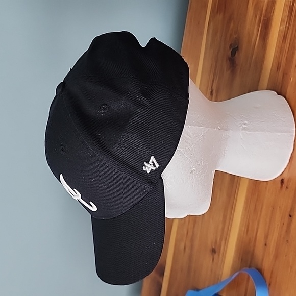 Atlanta Braves Hat - Picture 2 of 6